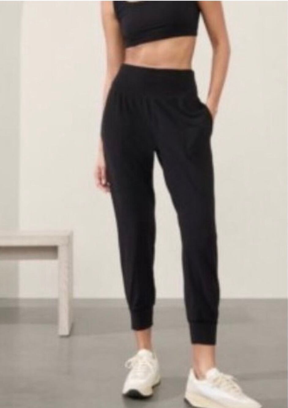 Athleta Salutation Jogger Black Size M Soft Powervita Pants #531288